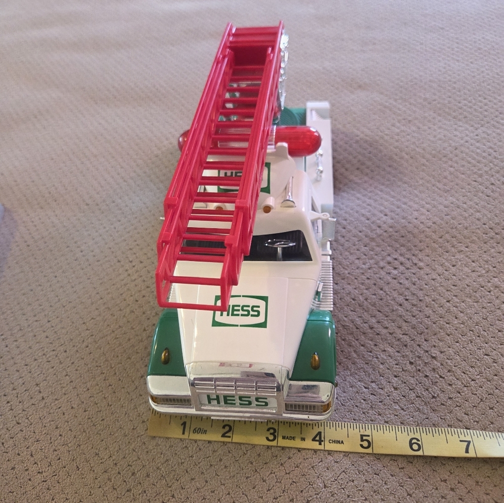 1994 HESS GAS TRUCK RESCUE LADDER TRUCKPreowned Truck Amerada Hess Corporation - Picture 9 of 14